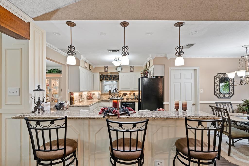 2009 Tanglebriar Lane, Dickinson, Texas image 14