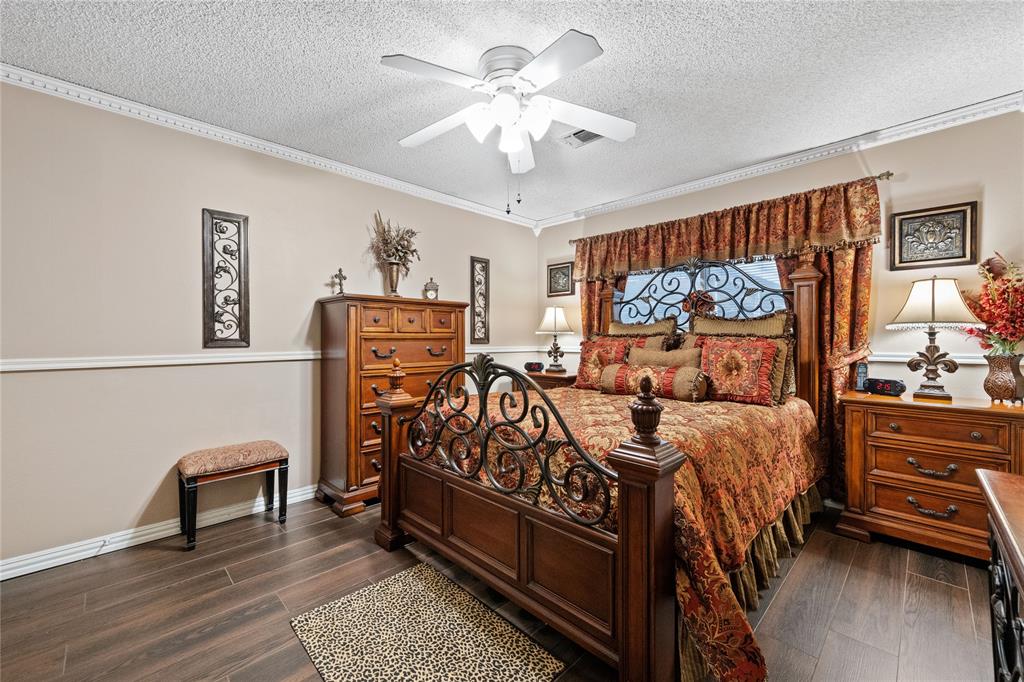 2009 Tanglebriar Lane, Dickinson, Texas image 17