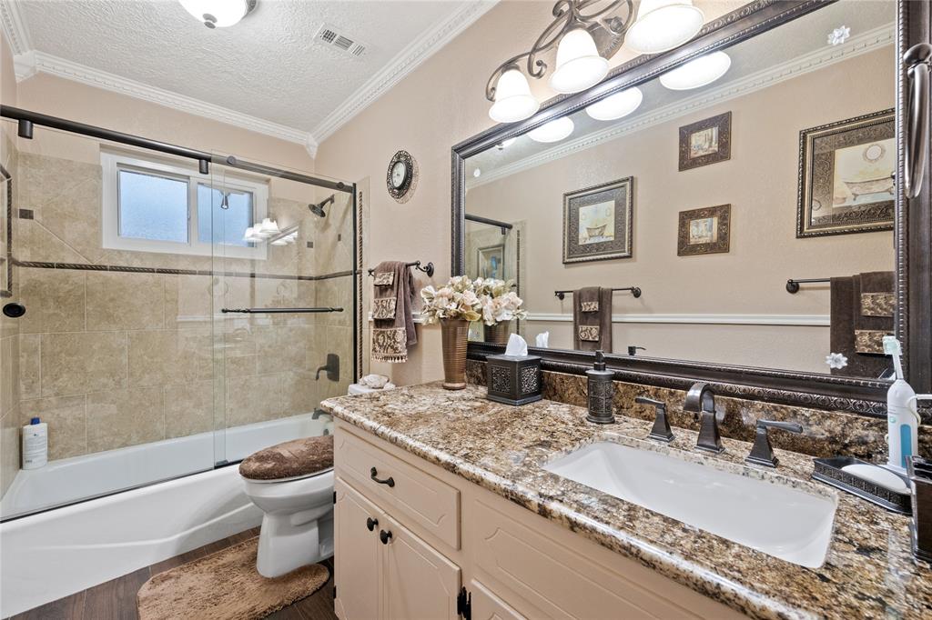 2009 Tanglebriar Lane, Dickinson, Texas image 21