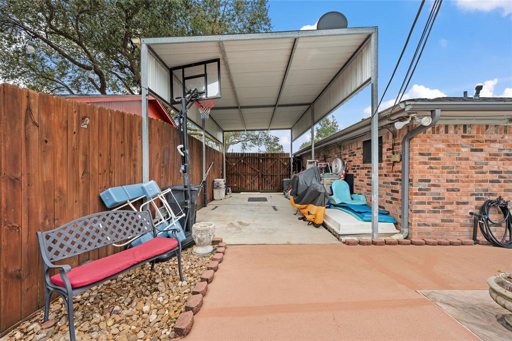 2009 Tanglebriar Lane, Dickinson, Texas image 27