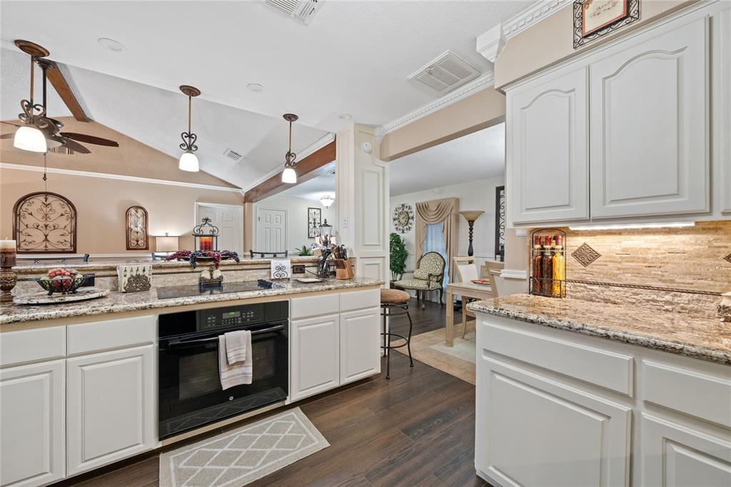 2009 Tanglebriar Lane, Dickinson, Texas image 13