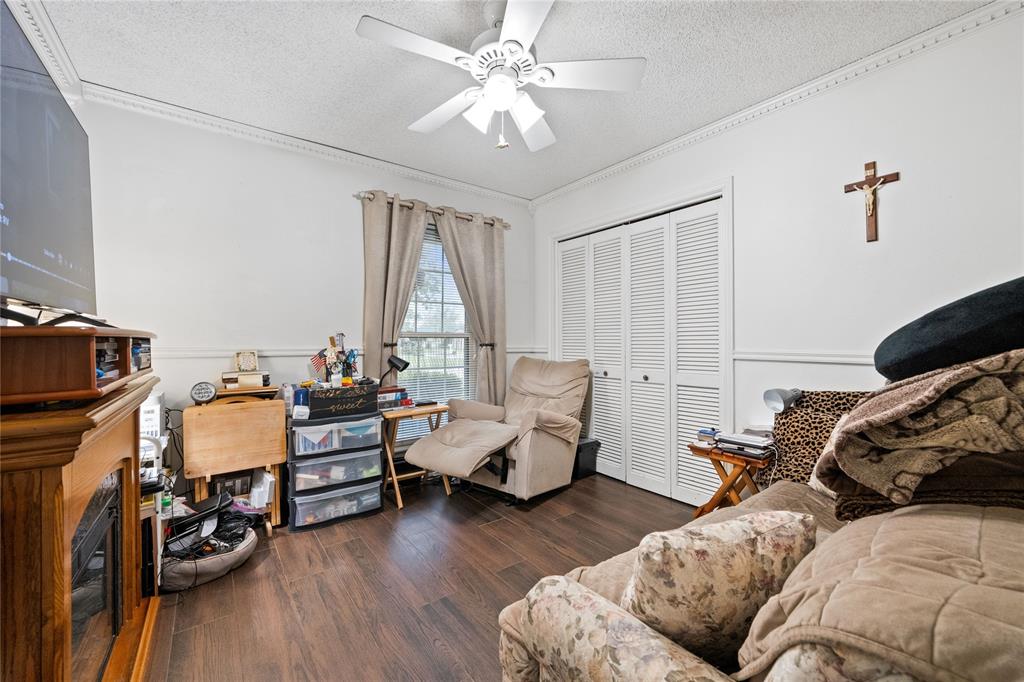 2009 Tanglebriar Lane, Dickinson, Texas image 22