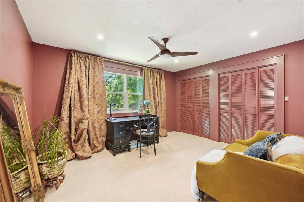 11 Devonshire Drive, Conroe, Texas image 32