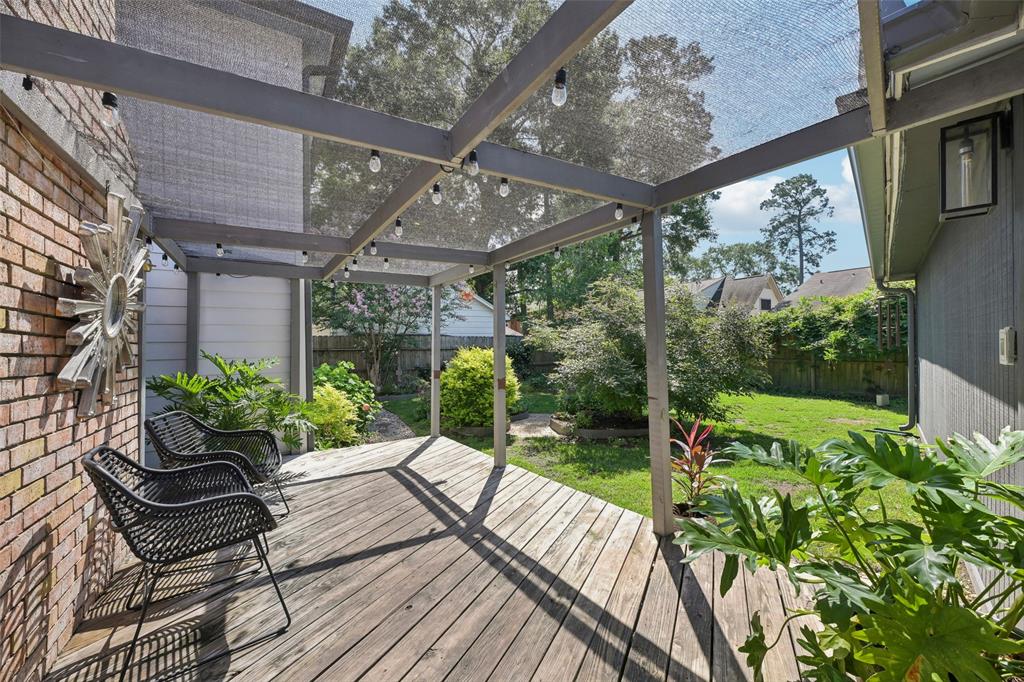 11 Devonshire Drive, Conroe, Texas image 37