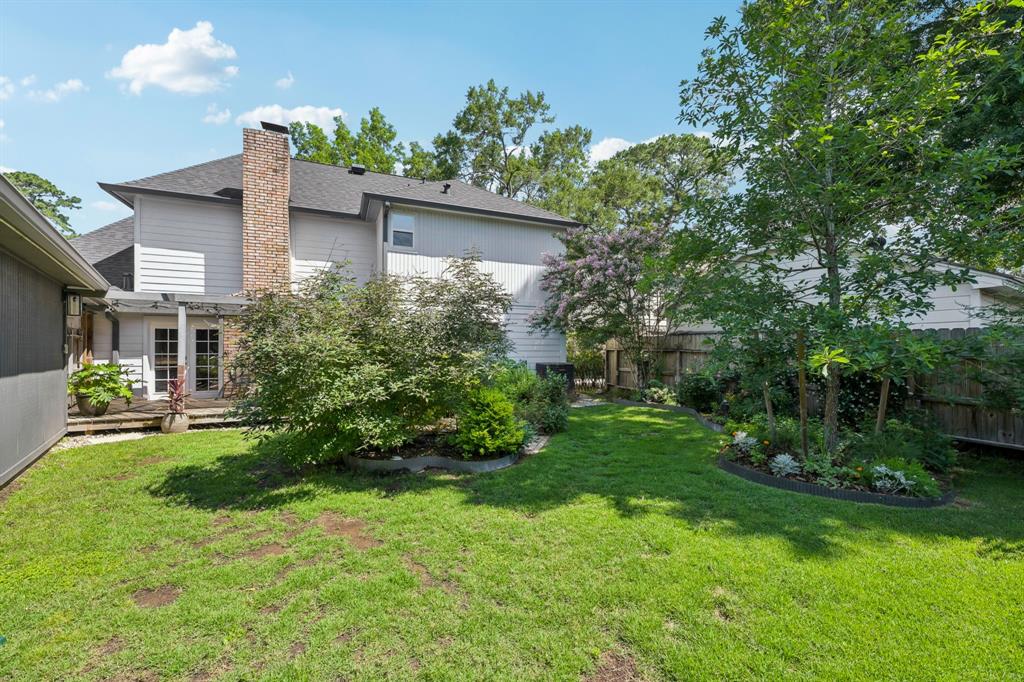 11 Devonshire Drive, Conroe, Texas image 39
