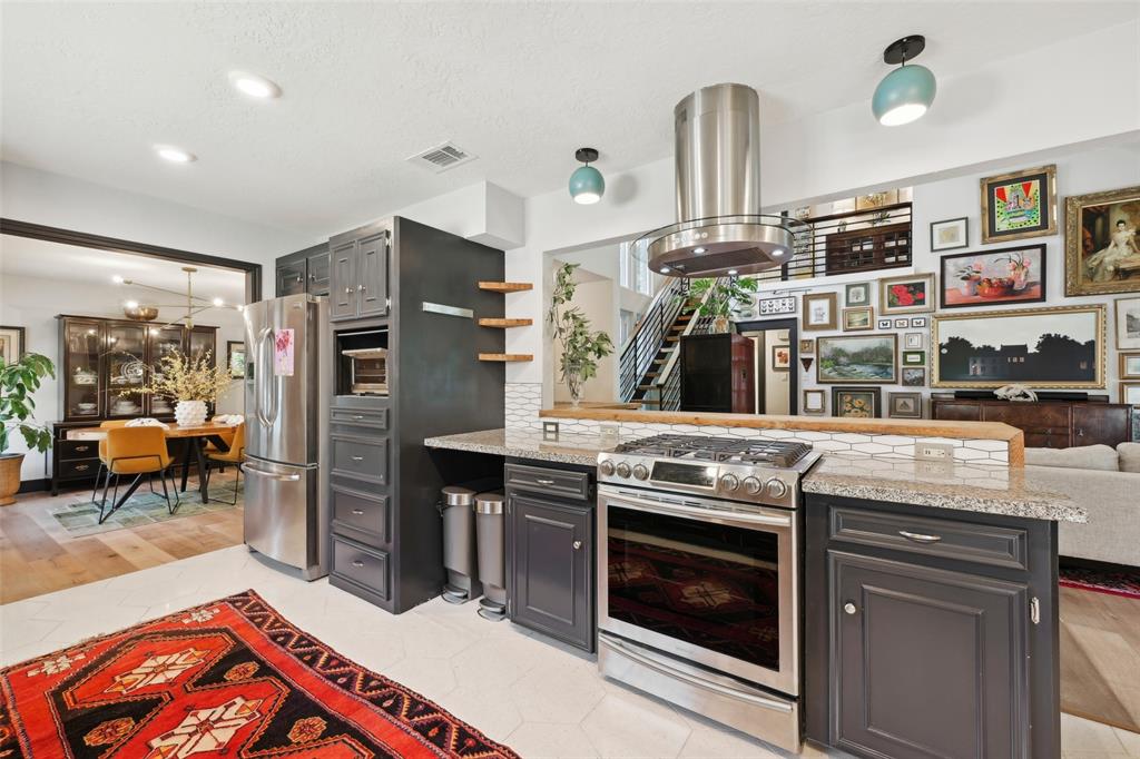 11 Devonshire Drive, Conroe, Texas image 16