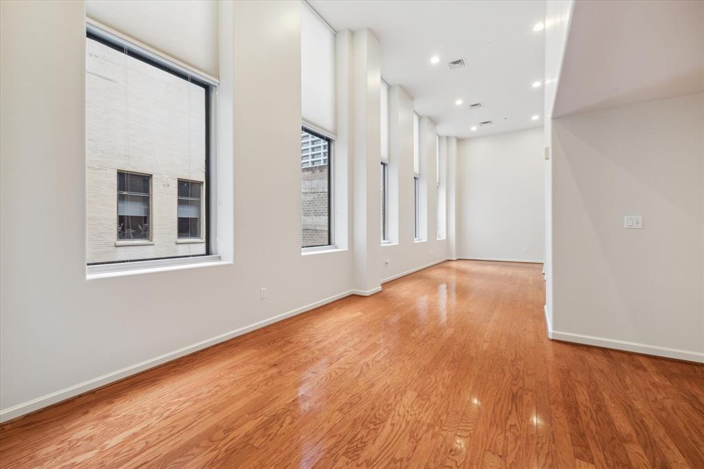914 Main Street 1104