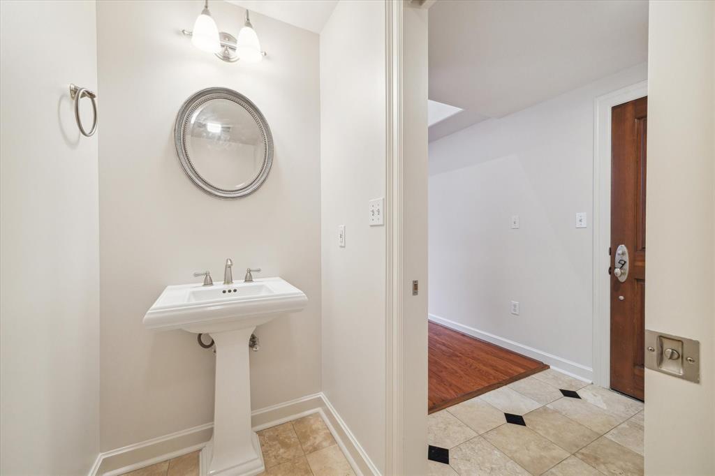 914 Main Street 1104