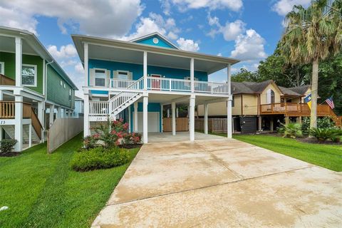 Photo of 215 West Drive, Kemah, TX 77565 (MLS # 10818930) Photo of 215 West Drive, Kemah, TX 77565 (MLS # 10818930)