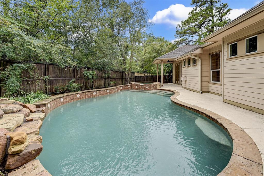 82 S Longsford Circle, The Woodlands, Texas image 37