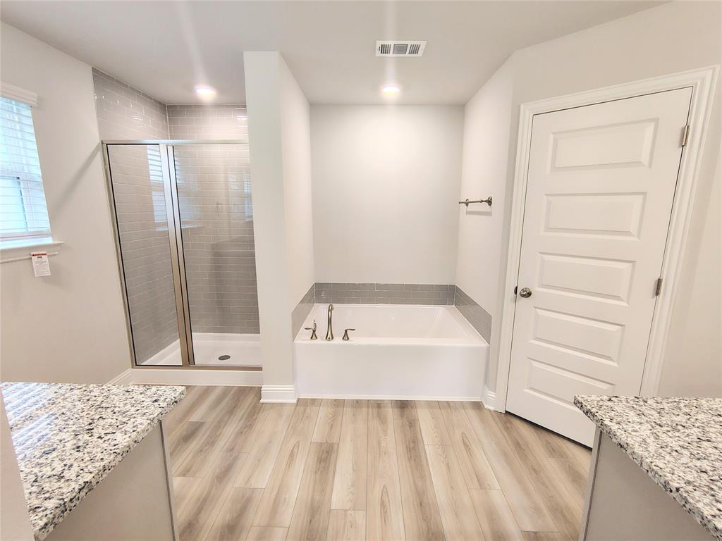 2 Gemstone Court, Angleton, Texas image 9