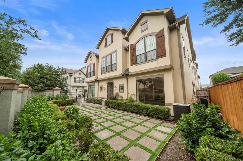 2217 W Nantucket Drive #A, Houston, Texas image 3
