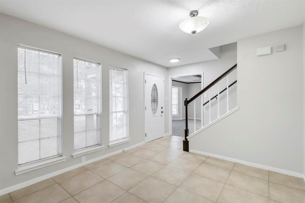 2102 Silver Moon Trail, Crosby, Texas image 4