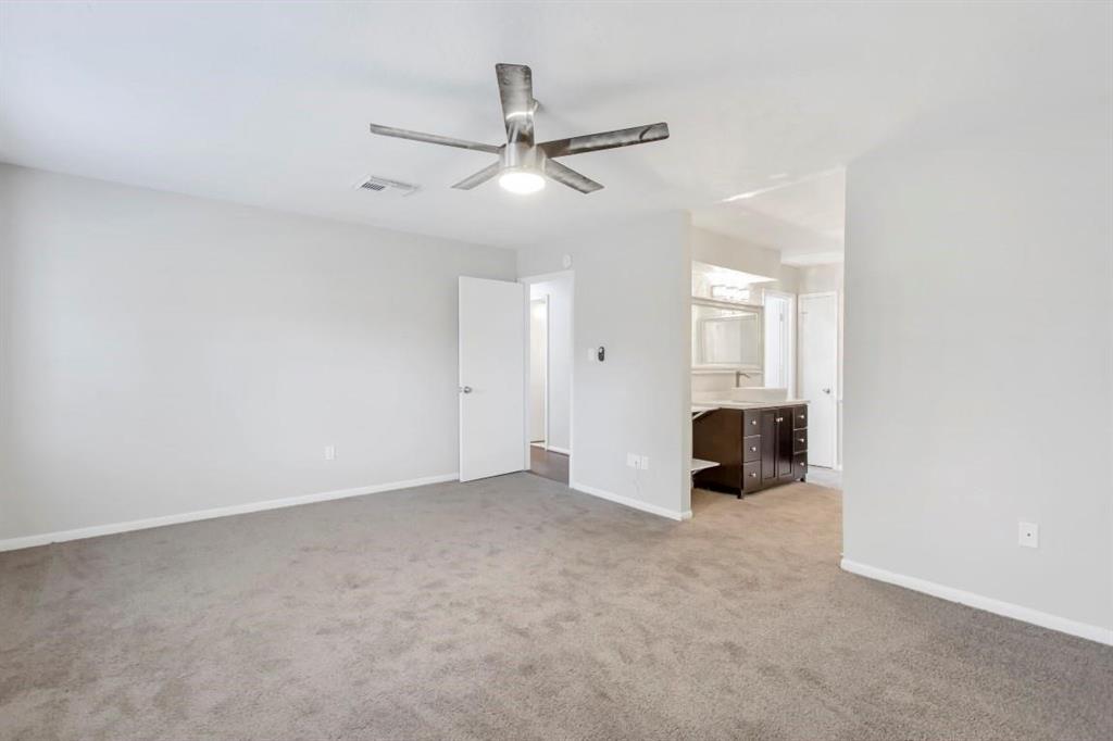 2102 Silver Moon Trail, Crosby, Texas image 16