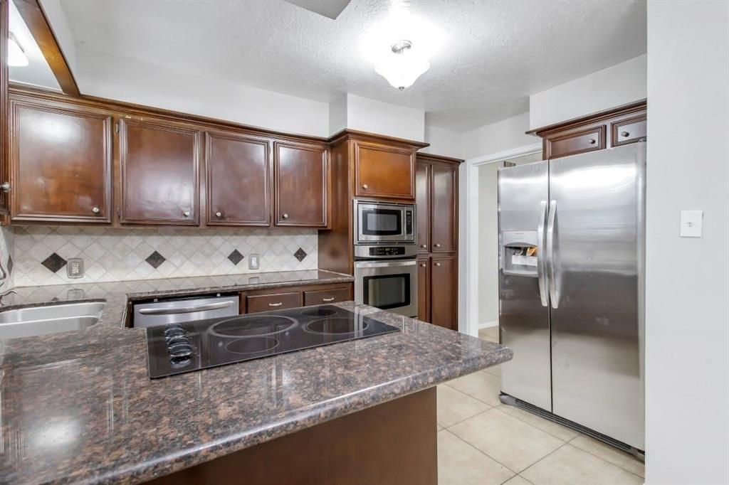 2102 Silver Moon Trail, Crosby, Texas image 7