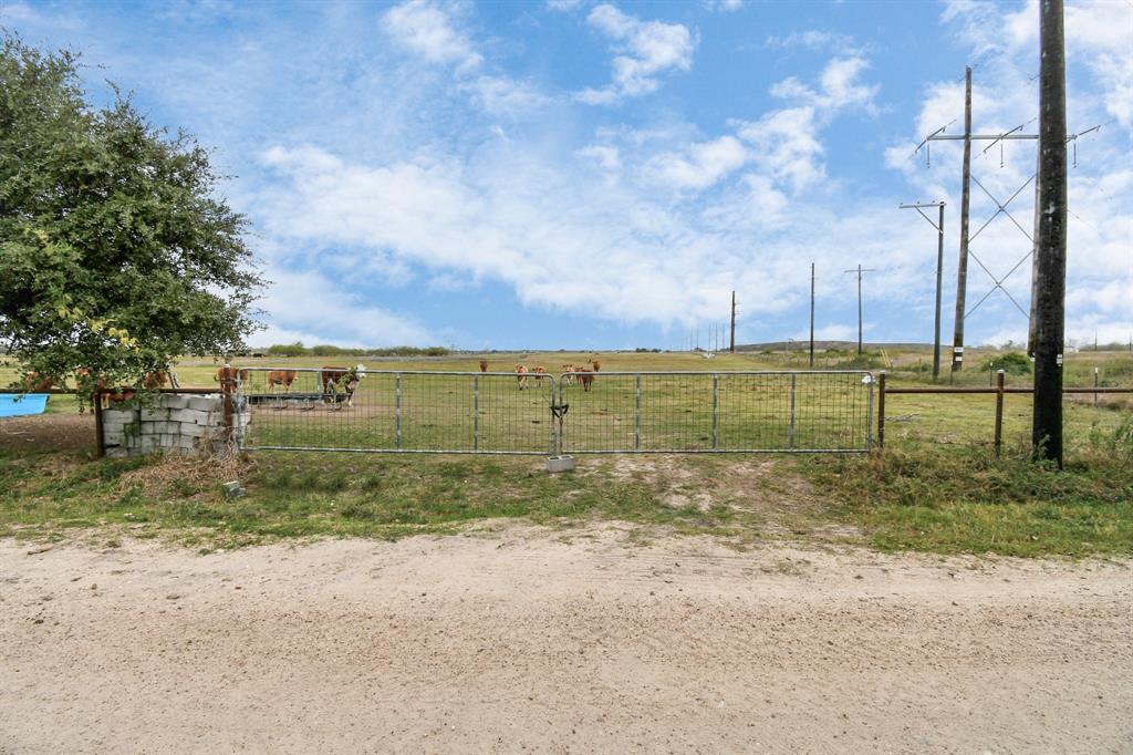 1185 River Plant Road, Eagle Lake, Texas image 1