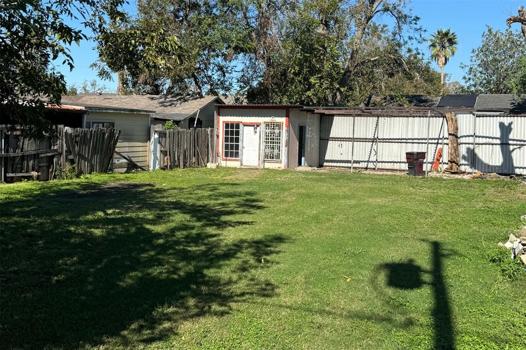 7007 Eagle Pass Street, Houston, Texas image 6