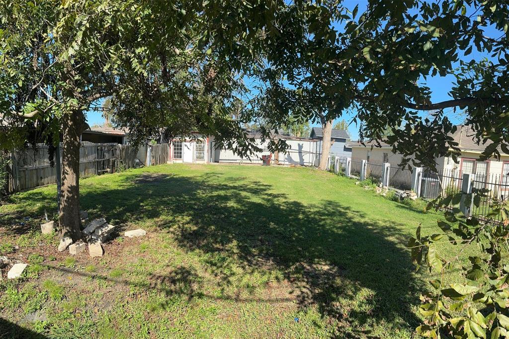 7007 Eagle Pass Street, Houston, Texas image 2