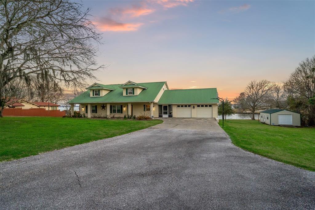 140 Old Post Road S