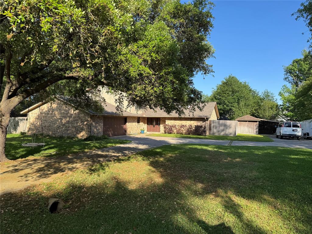 9948 Twin Shores Drive, Willis, Texas image 4