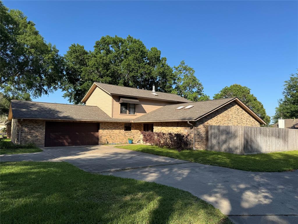 9948 Twin Shores Drive, Willis, Texas image 2