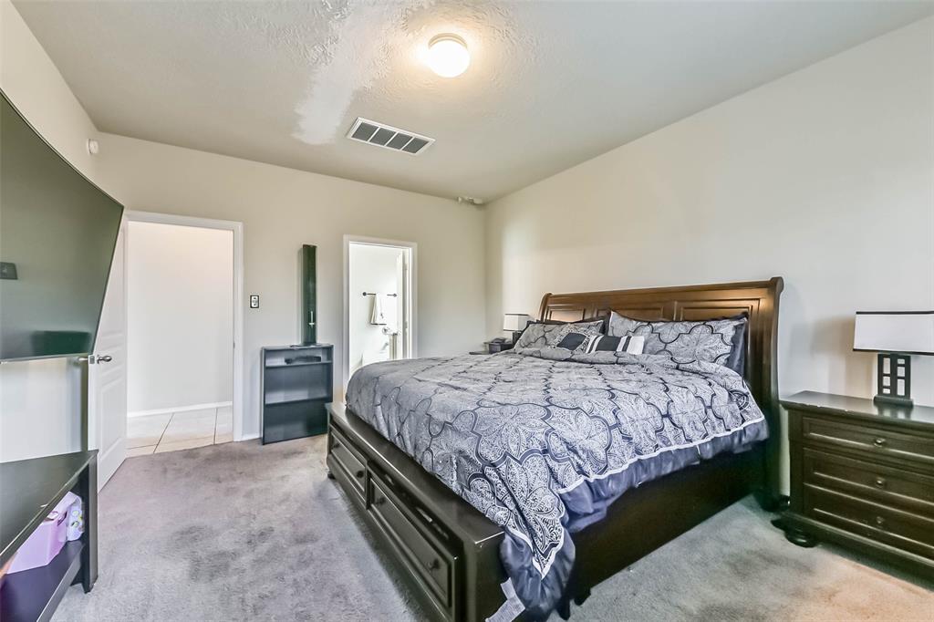 212 Hawks View Drive, La Marque, Texas image 13