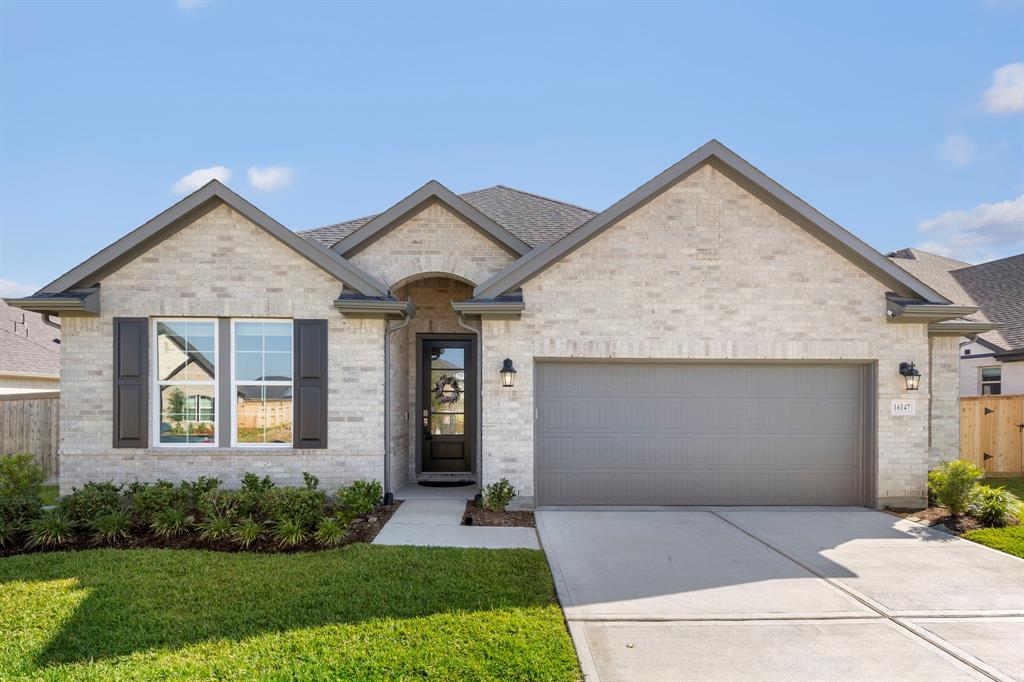 16147 Sapphire Crest Drive, Conroe, Texas image 3
