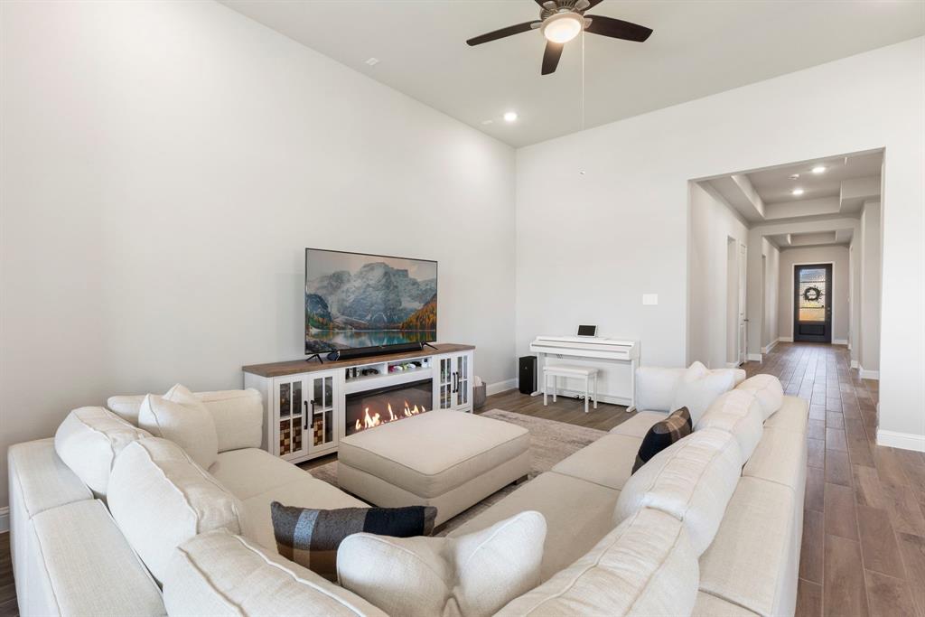 16147 Sapphire Crest Drive, Conroe, Texas image 20