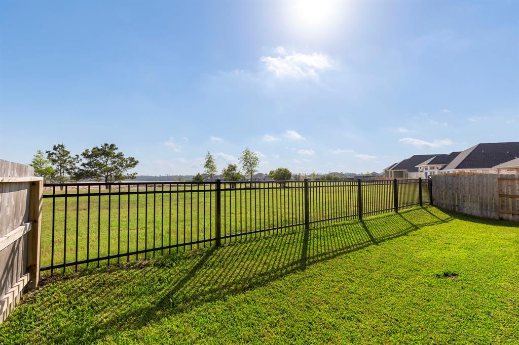 16147 Sapphire Crest Drive, Conroe, Texas image 34