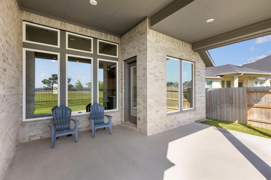 16147 Sapphire Crest Drive, Conroe, Texas image 35