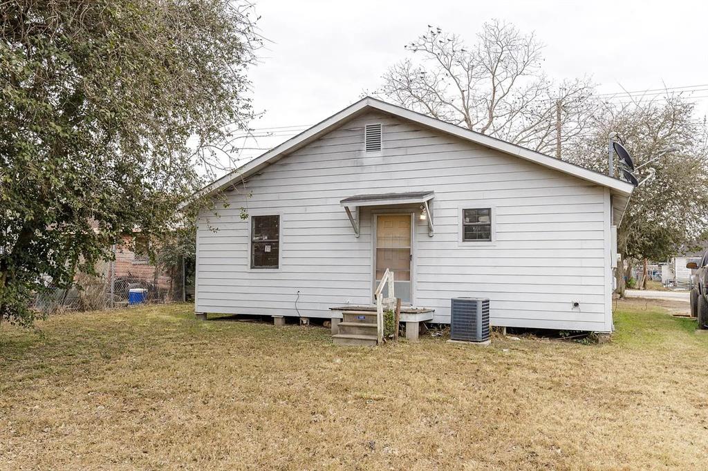 408 S Live Oak Street, Mathis, Texas image 8