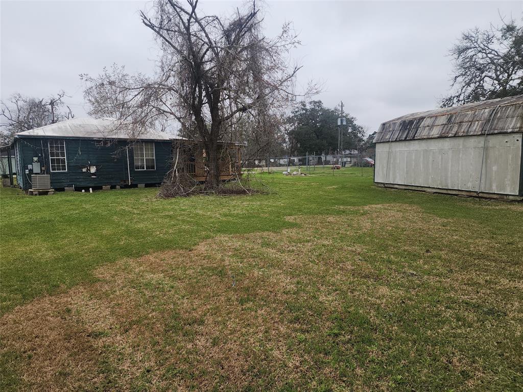 839 Yaupon Street, Clute, Texas image 4