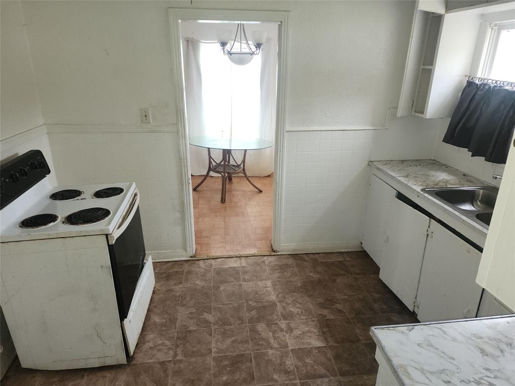 839 Yaupon Street, Clute, Texas image 13