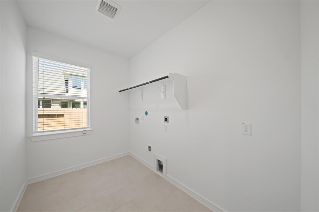 2618 Clapbread Lane, Rosenberg, Texas image 28