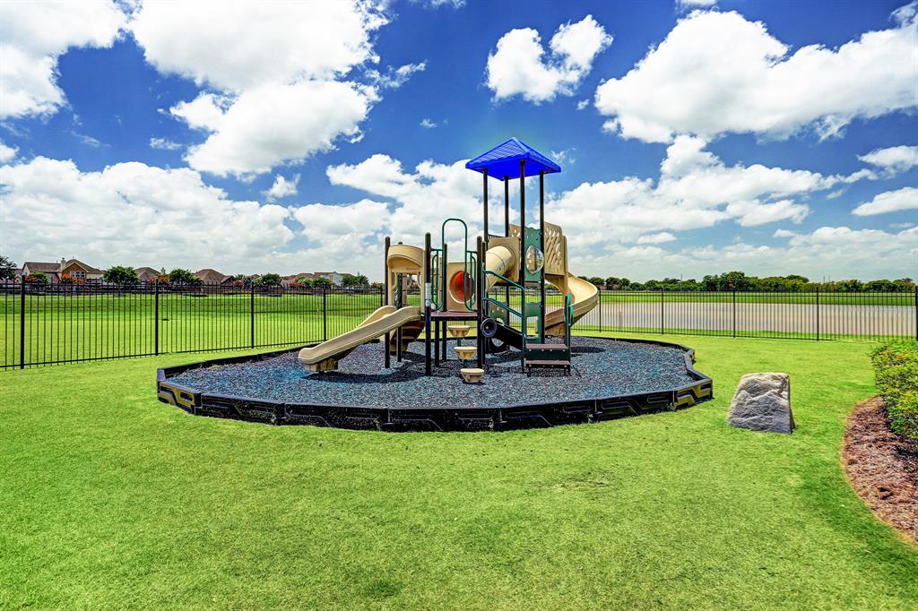 2618 Clapbread Lane, Rosenberg, Texas image 34