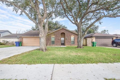 A home in Angleton