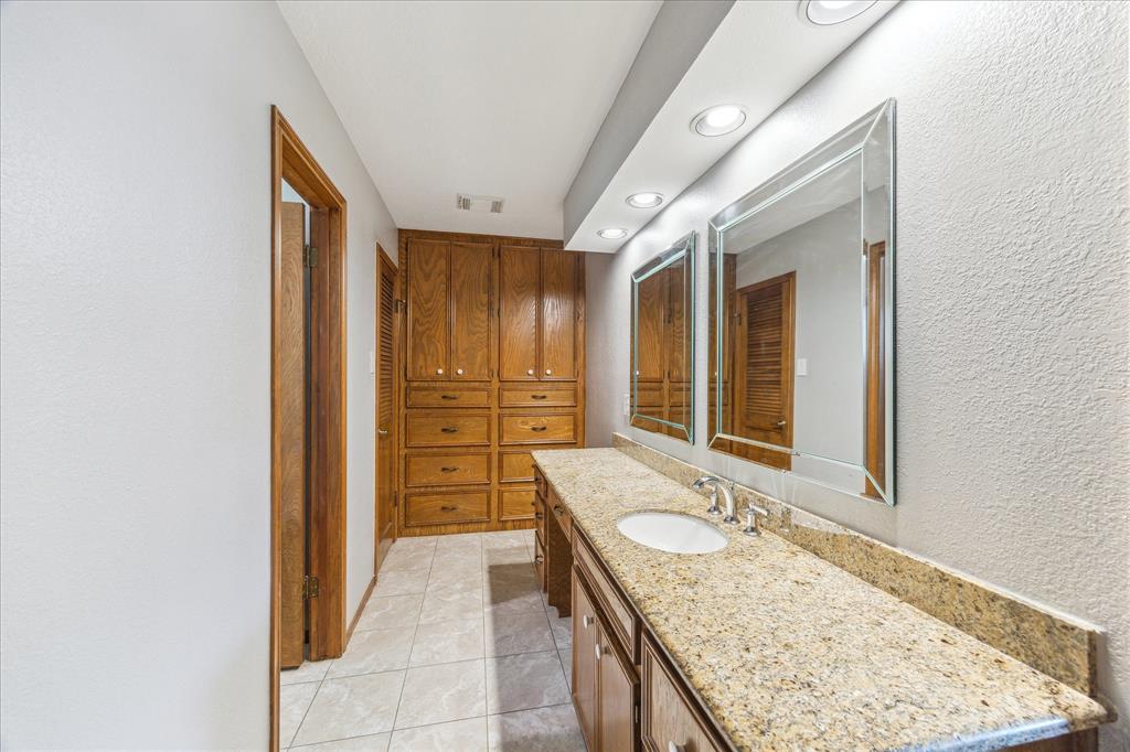2210 Limerick Court, Deer Park, Texas image 24
