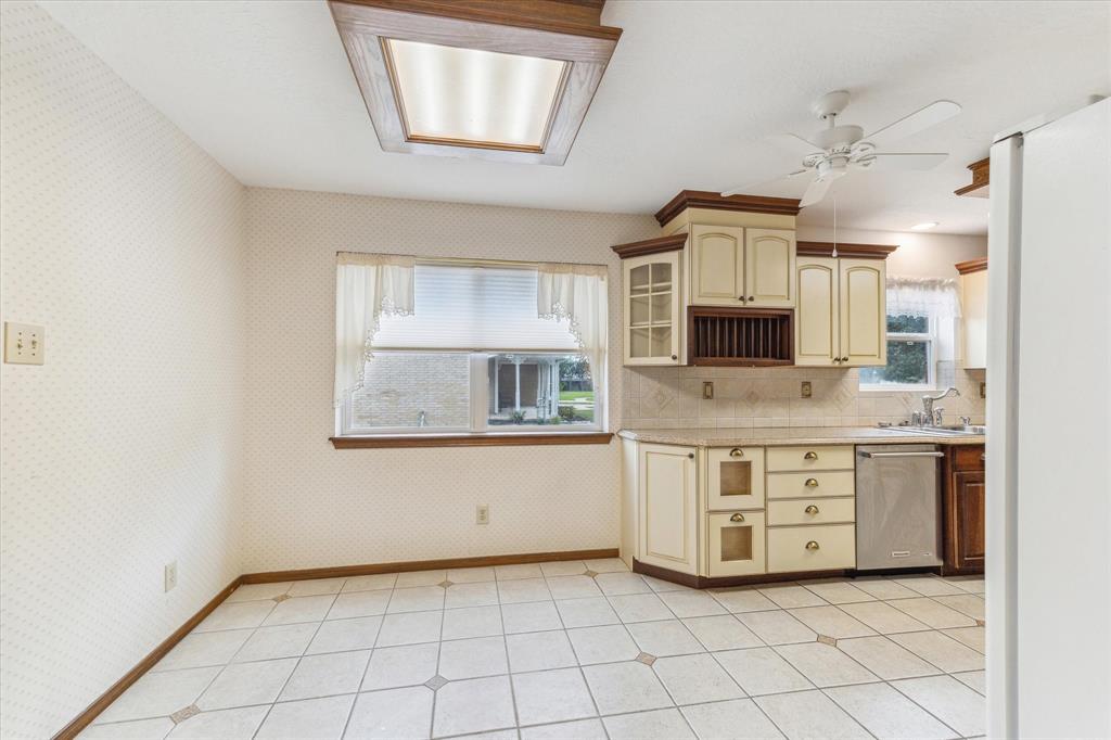 2210 Limerick Court, Deer Park, Texas image 16