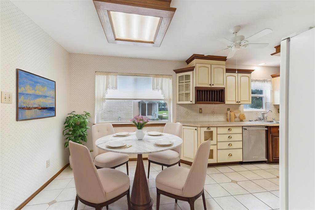 2210 Limerick Court, Deer Park, Texas image 17