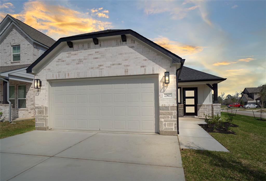 22902 Lotus Pass Drive, Spring, Texas image 1