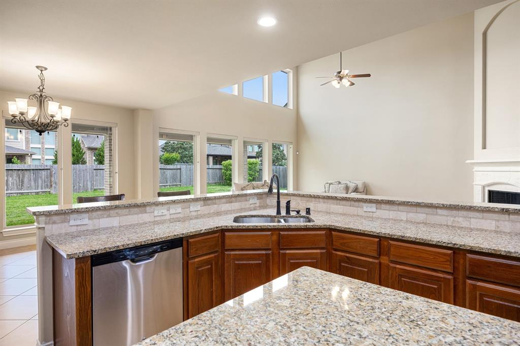 4014 Skipping Falls Lane, Katy, Texas image 10