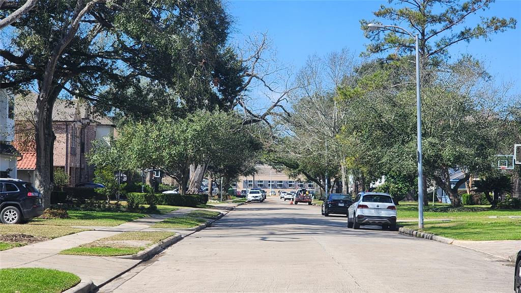 4910 Holt Street, Bellaire, Texas image 4