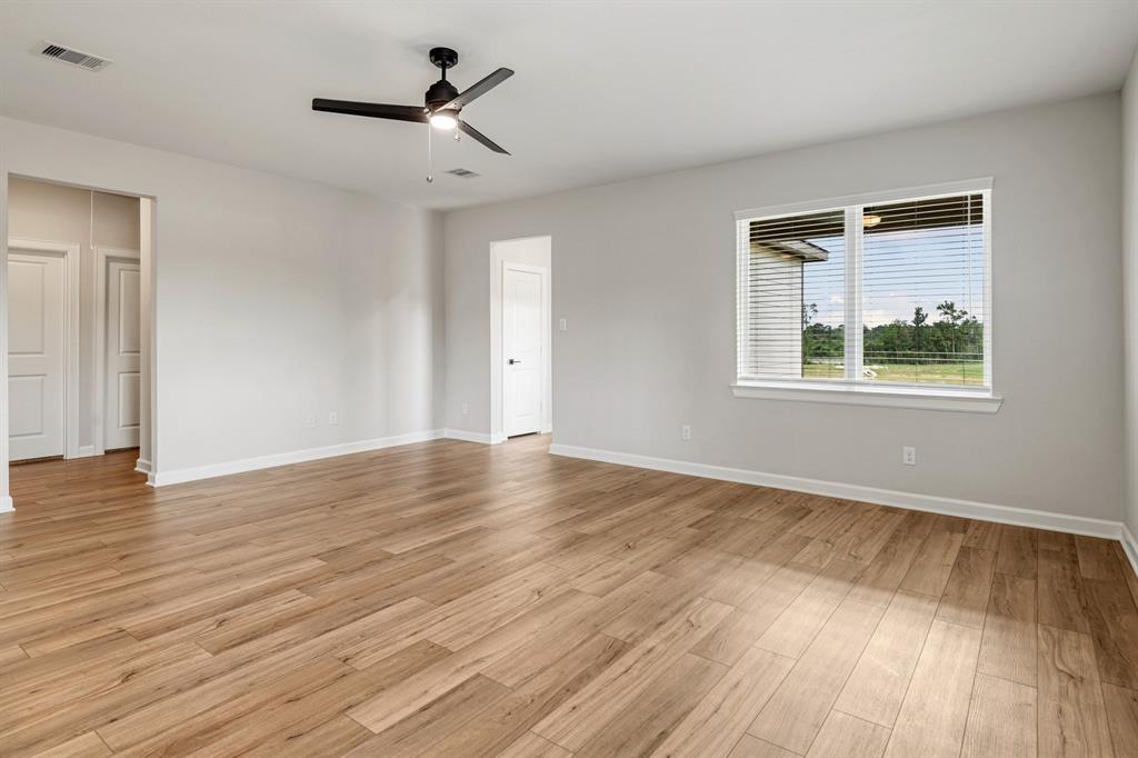 15691 Honey Cove Drive, Conroe, Texas image 8