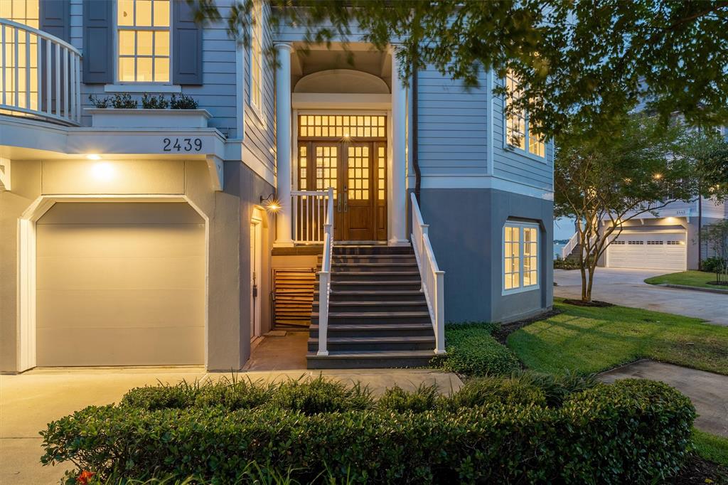 2439 Lakewood Pointe