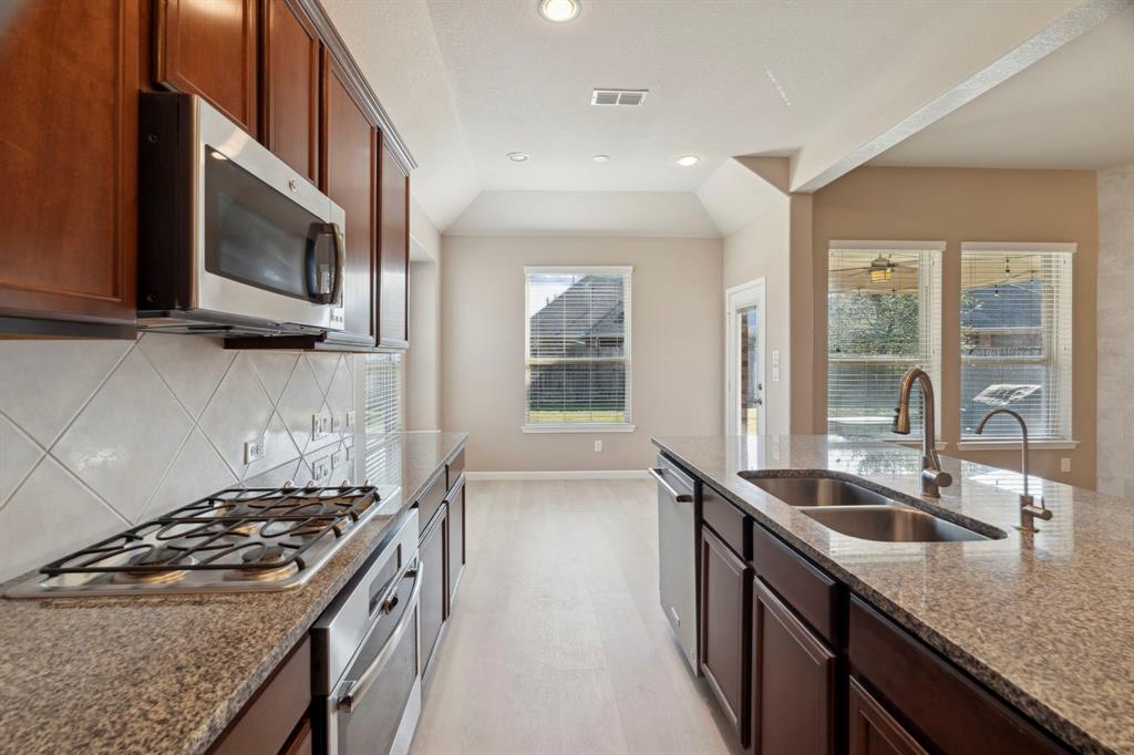 2206 Wolf Creek Court, Katy, Texas image 7