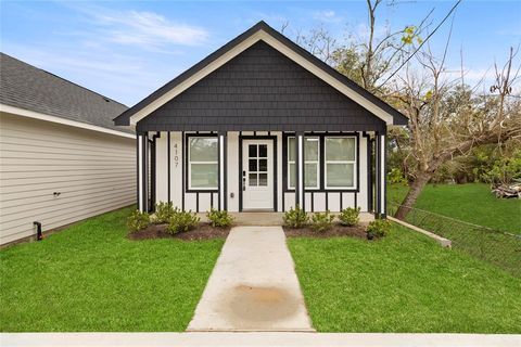 A home in Bacliff