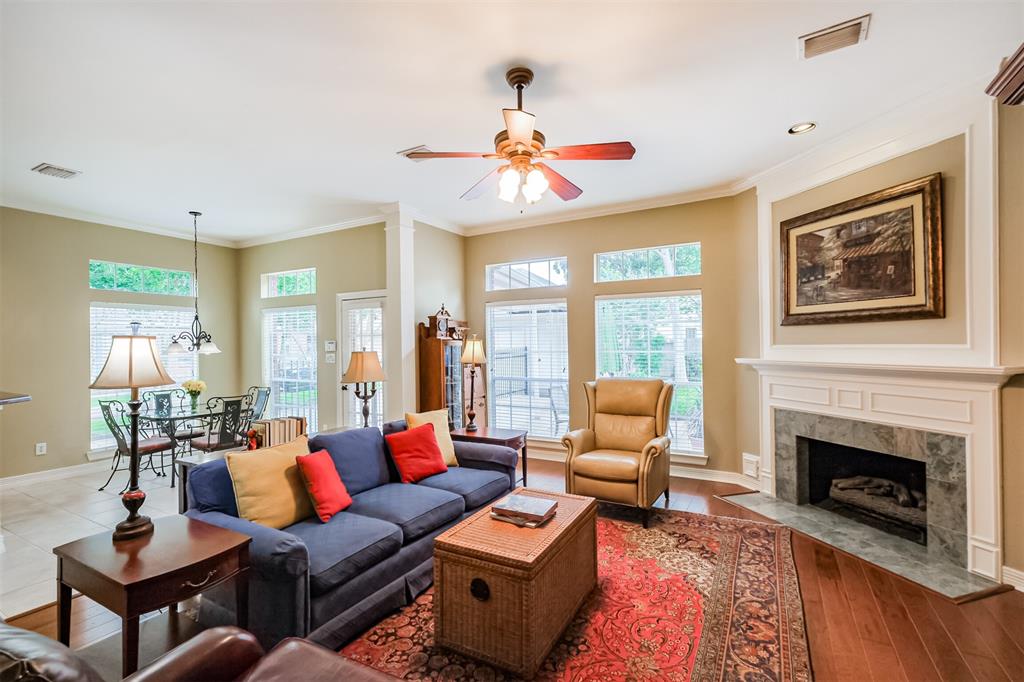 1823 Birnam Glen Drive, Sugar Land, Texas image 17