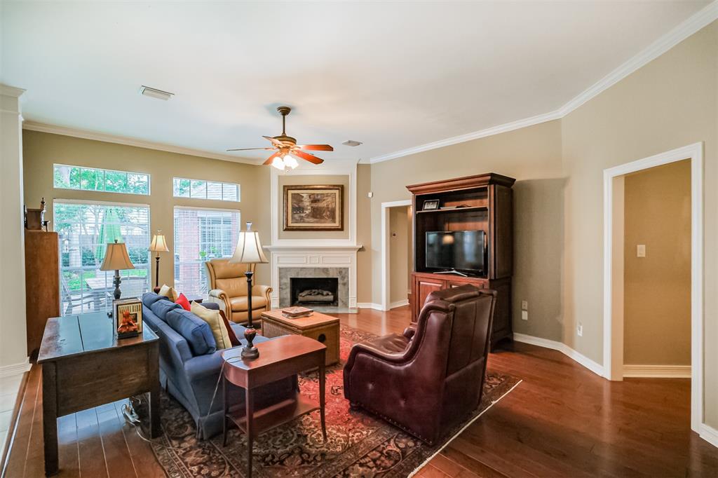 1823 Birnam Glen Drive, Sugar Land, Texas image 16