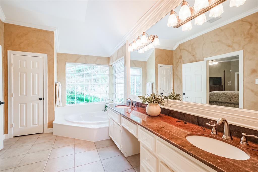 1823 Birnam Glen Drive, Sugar Land, Texas image 34