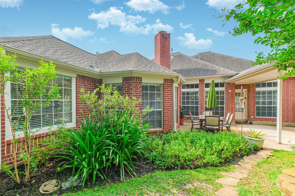 1823 Birnam Glen Drive, Sugar Land, Texas image 13